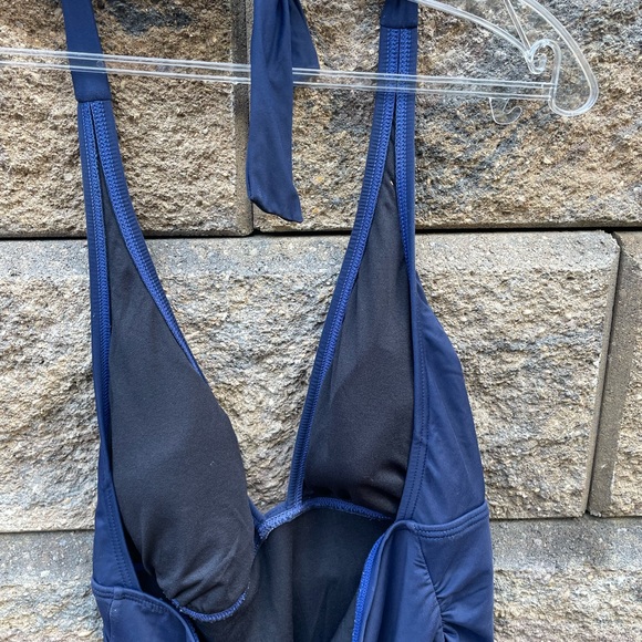 CALVIN KLEIN TWO PIECE - Picture 4 of 7